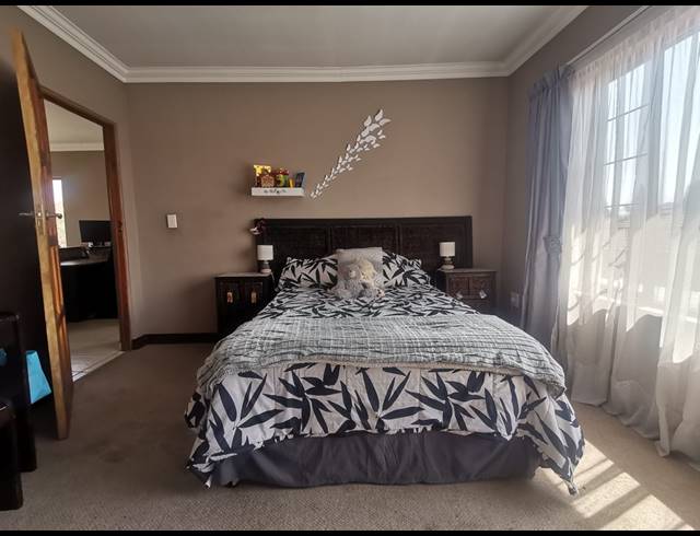 3 BEDROOM HOUSE FOR SALE IN VANDERBIJLPARK SE 8